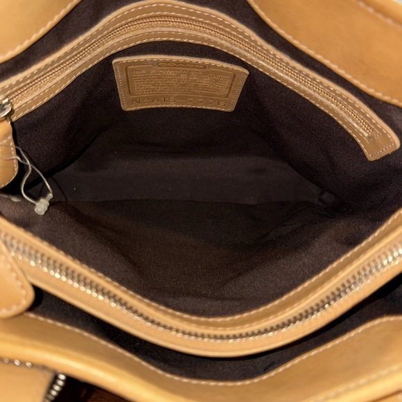 COACH Vintage 3-Compartment Shoulder Bag - Picture 12 of 13